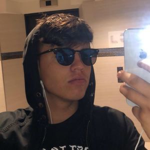 Meet your Posher, Julian john